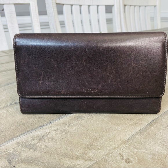 Coach Handbags - Coach Vintage Leather wallet smooth brown leather trifold
